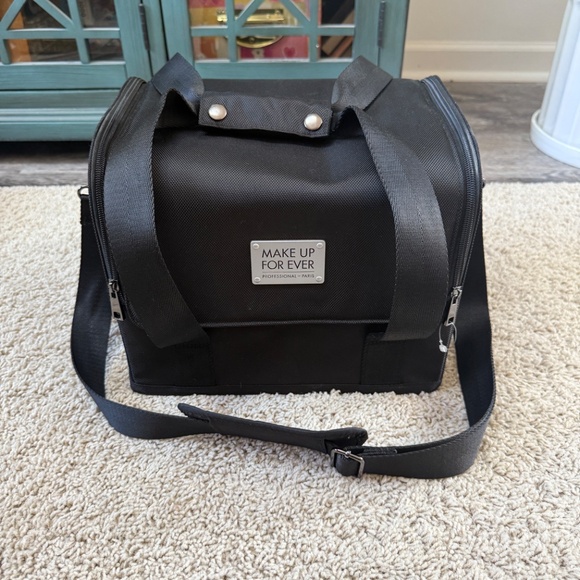 Make Up For Ever Carry Case W/ Strap - Picture 1 of 5
